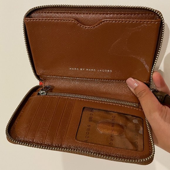 Marc Jacobs Bright Orange Wristlet Wallet - Picture 4 of 10